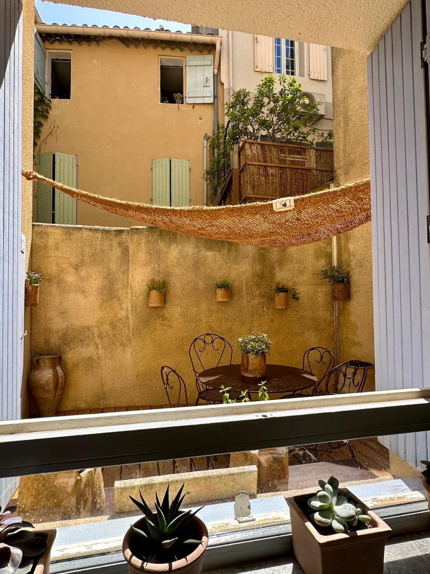 Lou Paseo : Appartement Brocante Centre Historique L'Isle-sur-la-Sorgue Exterior photo
